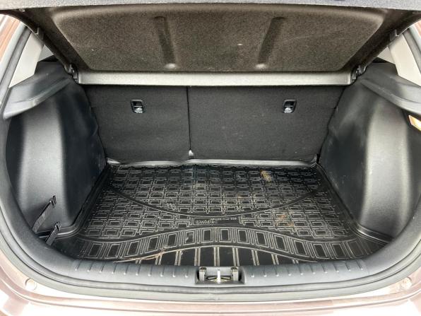 Kia Rio IV с пробегом 2019 года, цена 1 610 000 рублей, 65200 км, хэтчбек, Автокод Объявления