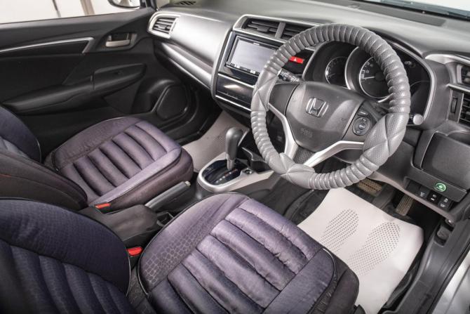 Honda Fit III Рестайлинг с пробегом 2016 года, цена 959 000 рублей, 166000 км, хэтчбек, Автокод Объявления