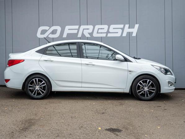 Hyundai Solaris I Рестайлинг с пробегом 2015 года, цена 1 119 000 рублей, 100256 км, седан, Автокод Объявления