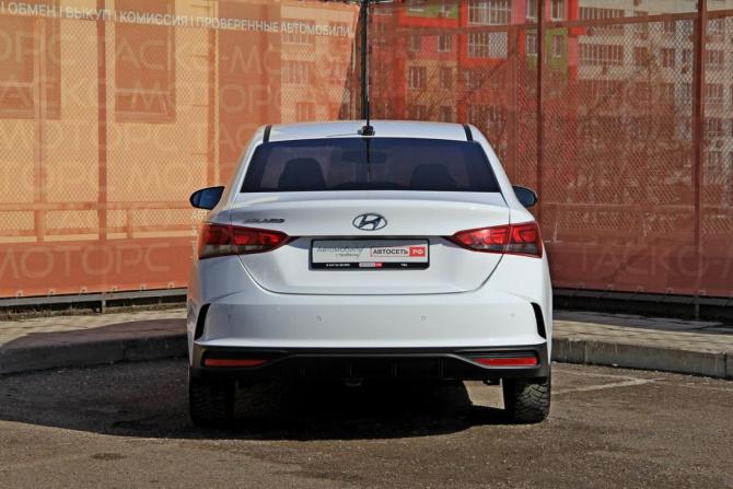 Hyundai Solaris II Рестайлинг с пробегом 2022 года, цена 1 705 000 рублей, 50893 км, седан, Автокод Объявления