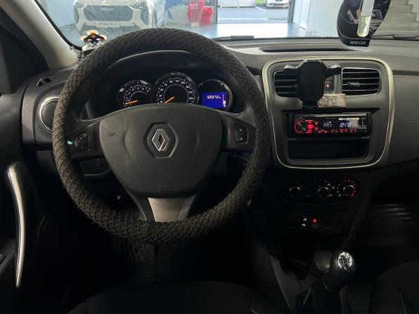 Renault Sandero II с пробегом 2015 года, цена 870 000 рублей, 120372 км, хэтчбек, Автокод Объявления