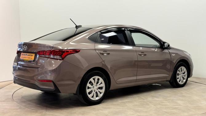 Hyundai Solaris II с пробегом 2017 года, цена 1 115 000 рублей, 121433 км, седан, Автокод Объявления