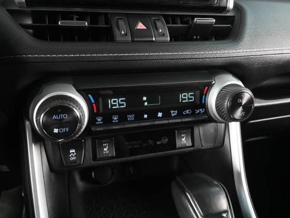 Toyota RAV4 V (XA50) с пробегом 2022 года, цена 3 749 000 рублей, 85796 км, внедорожник, Автокод Объявления