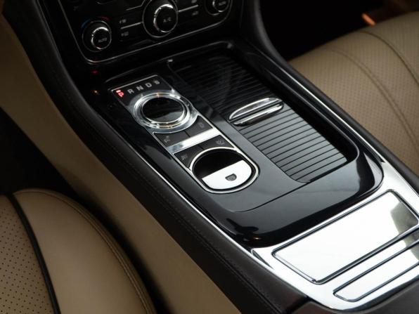 Jaguar XJ IV (X351) с пробегом 2010 года, цена 1 749 077 рублей, 109321 км, седан, Автокод Объявления