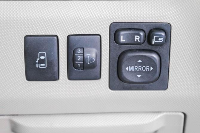 Toyota Estima III Рестайлинг с пробегом 2011 года, цена 659 000 рублей, 203467 км, минивэн, Автокод Объявления