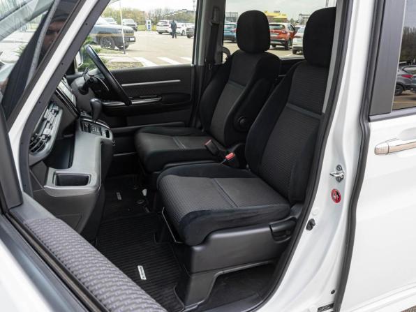 Honda Stepwgn V с пробегом 2017 года, цена 2 020 000 рублей, 91408 км, минивэн, Автокод Объявления