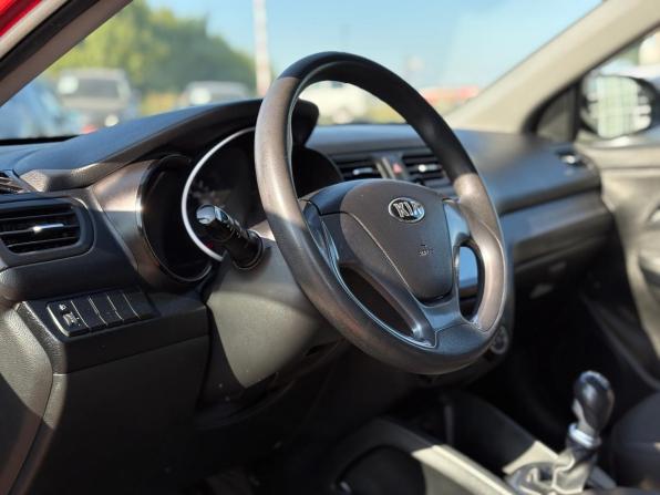 Kia Rio III Рестайлинг с пробегом 2017 года, цена 948 000 рублей, 136668 км, хэтчбек, Автокод Объявления
