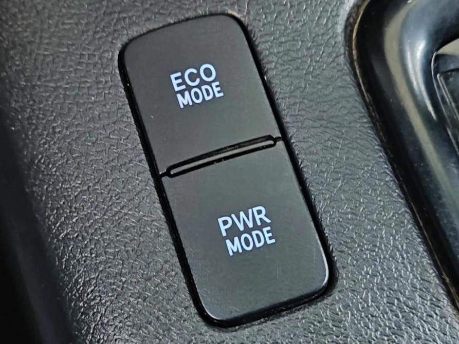 Toyota Hilux VIII Рестайлинг 2 Барнаул  - изображение 31