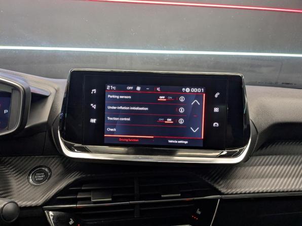 Peugeot 2008 II с пробегом 2022 года, цена 1 850 000 рублей, 102663 км, внедорожник, Автокод Объявления