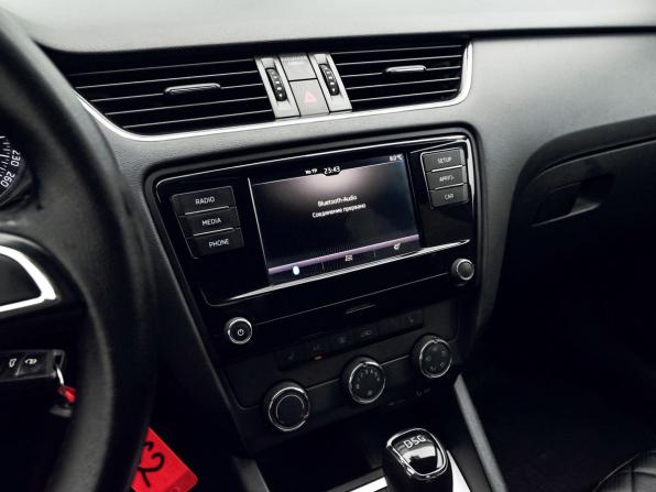 Skoda Octavia III (A7) Рестайлинг с пробегом 2017 года, цена 1 345 000 рублей, 180238 км, лифтбек, Автокод Объявления