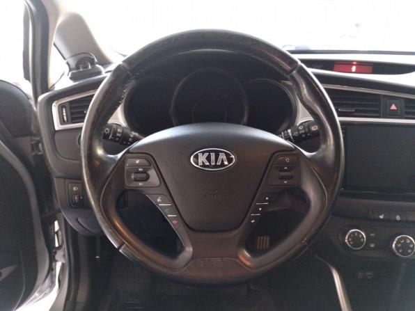Kia Ceed II Рестайлинг с пробегом 2015 года, цена 970 000 рублей, 96590 км, хэтчбек, Автокод Объявления