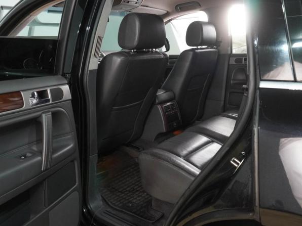 Volkswagen Touareg I Рестайлинг с пробегом 2009 года, цена 1 219 000 рублей, 247731 км, внедорожник, Автокод Объявления