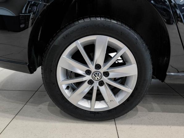 Volkswagen Polo V Рестайлинг с пробегом 2017 года, цена 1 350 000 рублей, 138000 км, седан, Автокод Объявления