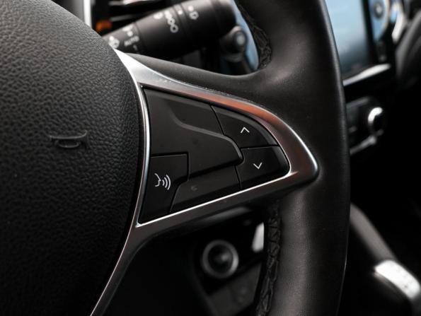Renault Kaptur I Рестайлинг с пробегом 2021 года, цена 1 727 000 рублей, 42106 км, внедорожник, Автокод Объявления