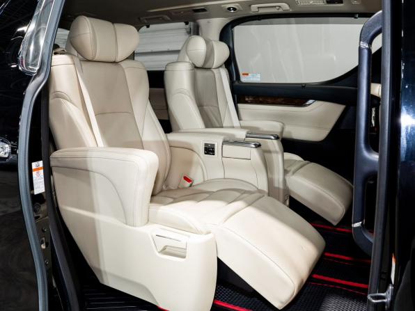 Toyota Alphard III Рестайлинг с пробегом 2018 года, цена 3 765 000 рублей, 200613 км, минивэн, Автокод Объявления