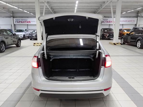 Ford Fiesta Mk6 Рестайлинг с пробегом 2016 года, цена 820 000 рублей, 109305 км, седан, Автокод Объявления