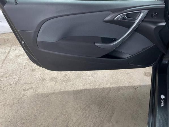 Opel Astra J Рестайлинг с пробегом 2013 года, цена 899 000 рублей, 111000 км, хэтчбек, Автокод Объявления