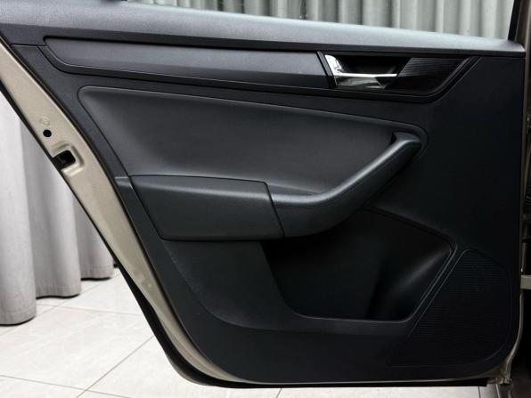 Skoda Rapid I Рестайлинг с пробегом 2019 года, цена 1 299 000 рублей, 99110 км, лифтбек, Автокод Объявления