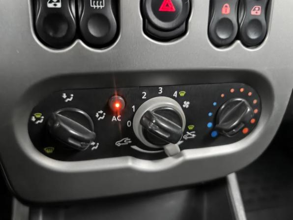 Renault Sandero I с пробегом 2011 года, цена 349 000 рублей, 244173 км, хэтчбек, Автокод Объявления