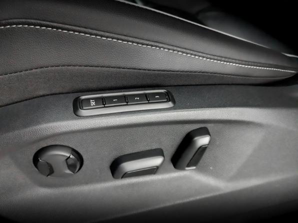 Volkswagen Tiguan II Рестайлинг с пробегом 2021 года, цена 2 999 000 рублей, 170071 км, внедорожник, Автокод Объявления