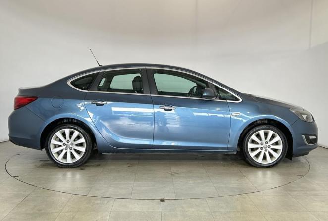 Opel Astra J Рестайлинг с пробегом 2013 года, цена 970 000 рублей, 229046 км, хэтчбек, Автокод Объявления