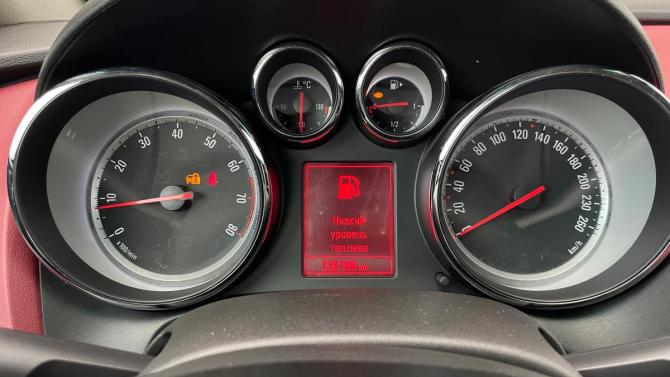 Opel Astra J Рестайлинг с пробегом 2013 года, цена 899 000 рублей, 139000 км, хэтчбек, Автокод Объявления