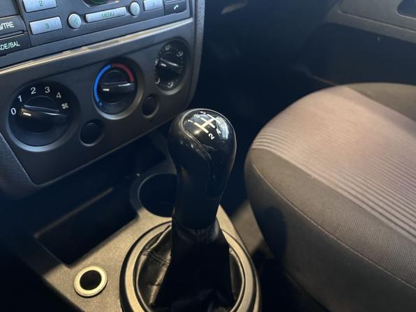 Ford Fusion I Рестайлинг с пробегом 2007 года, цена 260 000 рублей, 247333 км, хэтчбек, Автокод Объявления