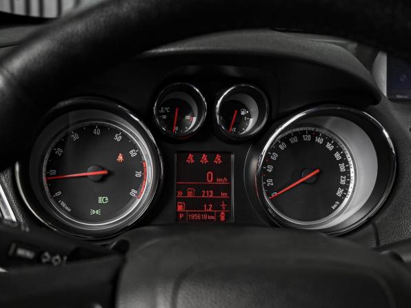 Opel Mokka I с пробегом 2015 года, цена 1 280 000 рублей, 195618 км, внедорожник, Автокод Объявления