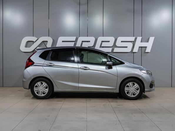 Honda Fit III Рестайлинг с пробегом 2019 года, цена 1 299 000 рублей, 89555 км, хэтчбек, Автокод Объявления