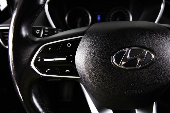 Hyundai Santa Fe IV с пробегом 2019 года, цена 2 799 000 рублей, 160235 км, внедорожник, Автокод Объявления