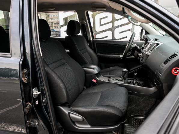 Toyota Hilux VII Рестайлинг с пробегом 2015 года, цена 2 510 000 рублей, 229840 км, offers.body_type.unknown, Автокод Объявления