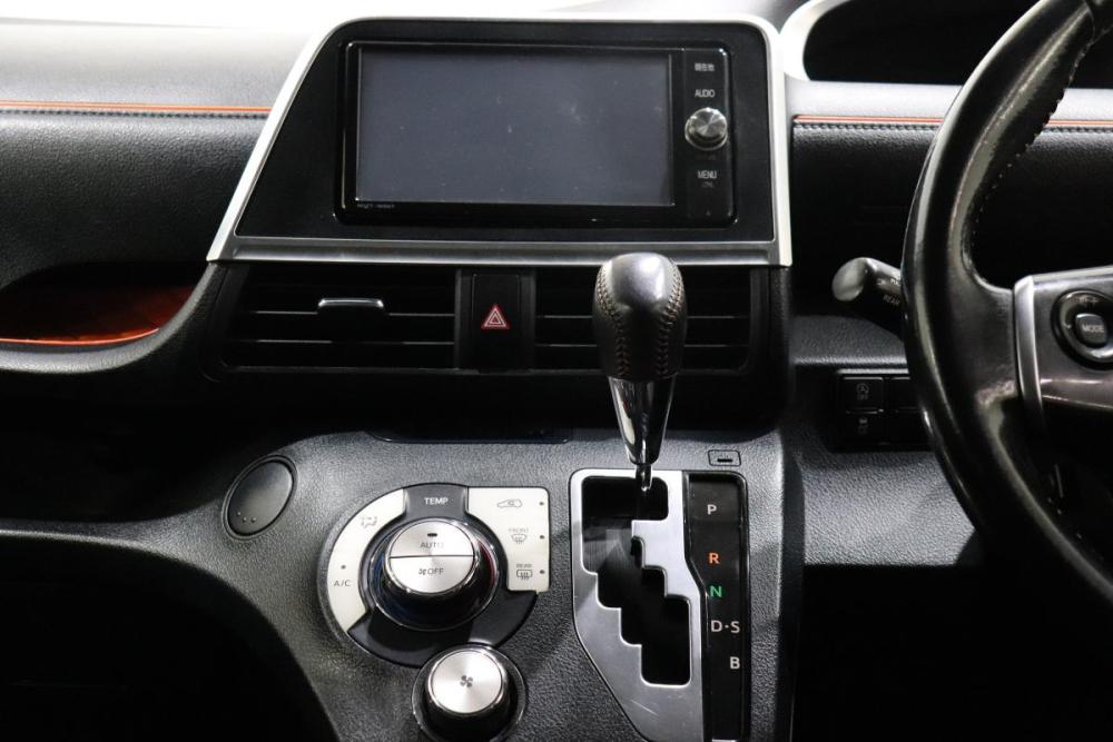 Toyota Sienta II Иркутск  - изображение 17