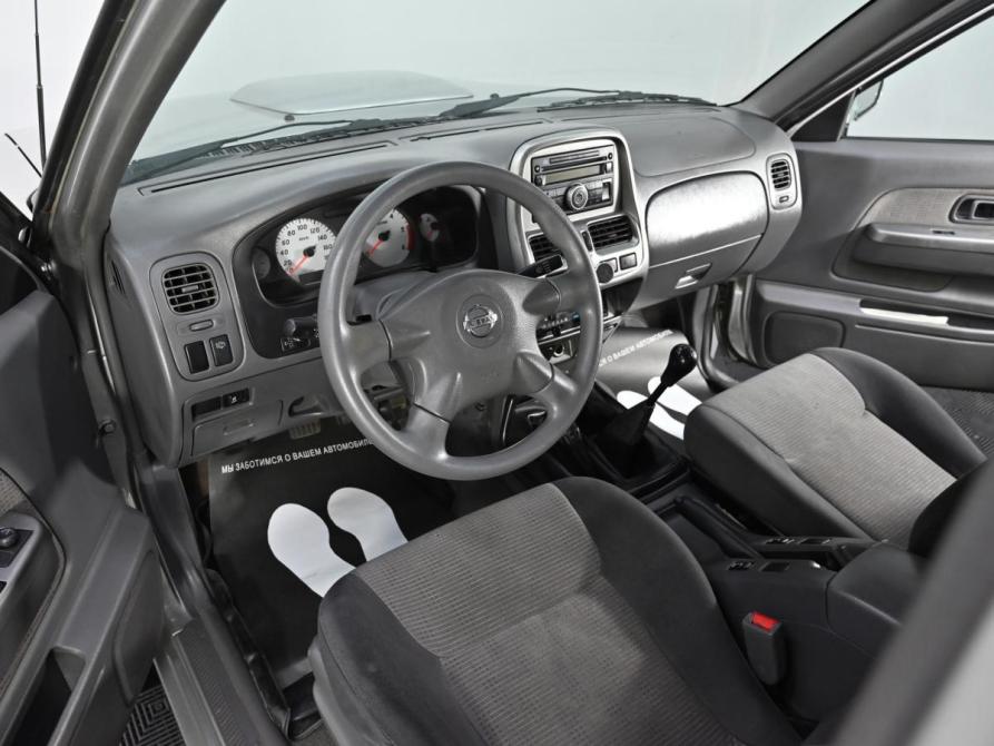 Nissan NP300 Москва  - изображение 6