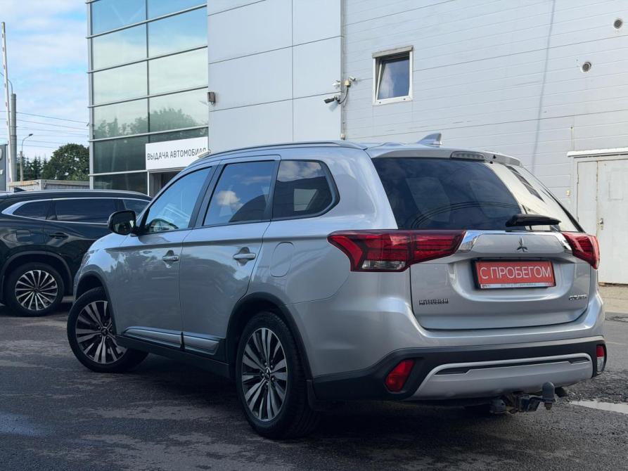 Mitsubishi Outlander III Рестайлинг 2 Санкт-Петербург  - изображение 4