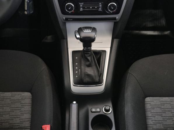 Skoda Octavia II (A5) Рестайлинг с пробегом 2011 года, цена 869 000 рублей, 225092 км, лифтбек, Автокод Объявления