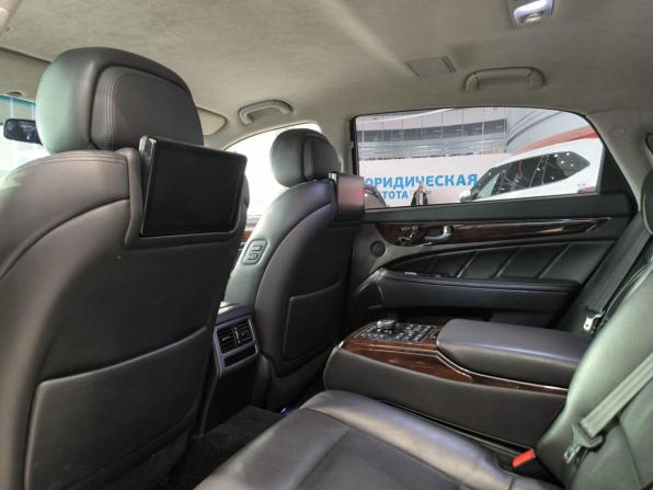 Hyundai Equus II Рестайлинг с пробегом 2016 года, цена 1 300 000 рублей, 176400 км, седан, Автокод Объявления