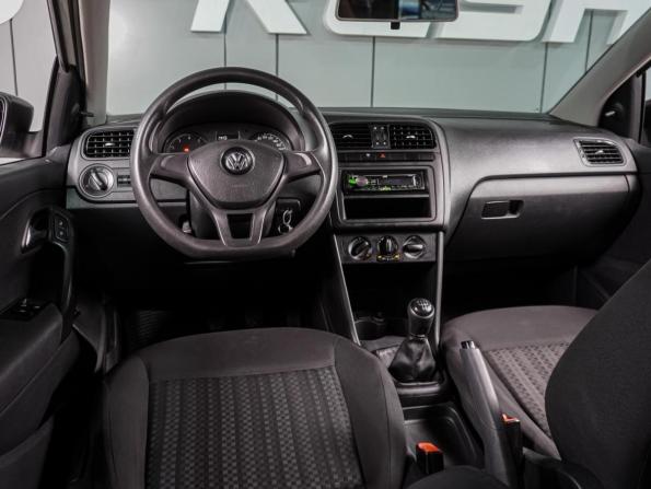 Volkswagen Polo V Рестайлинг с пробегом 2015 года, цена 979 000 рублей, 112868 км, седан, Автокод Объявления