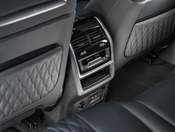 Новый BMW X7 I (G07) Рестайлинг 2024 года, цена 21 172 900 рублей, внедорожник, Автокод Объявления