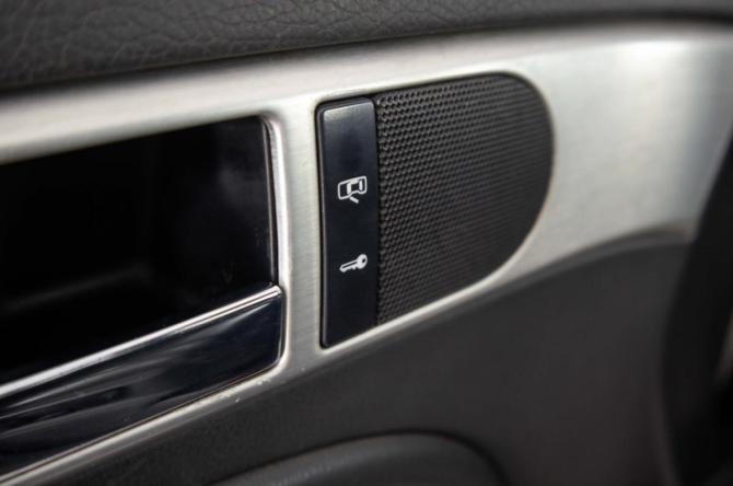 Volkswagen Touareg I Рестайлинг с пробегом 2008 года, цена 1 249 000 рублей, 250125 км, внедорожник, Автокод Объявления