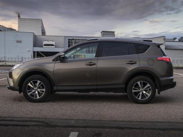 Toyota RAV4 IV (XA40) Рестайлинг с пробегом 2018 года, цена 2 648 000 рублей, 138662 км, внедорожник, Автокод Объявления