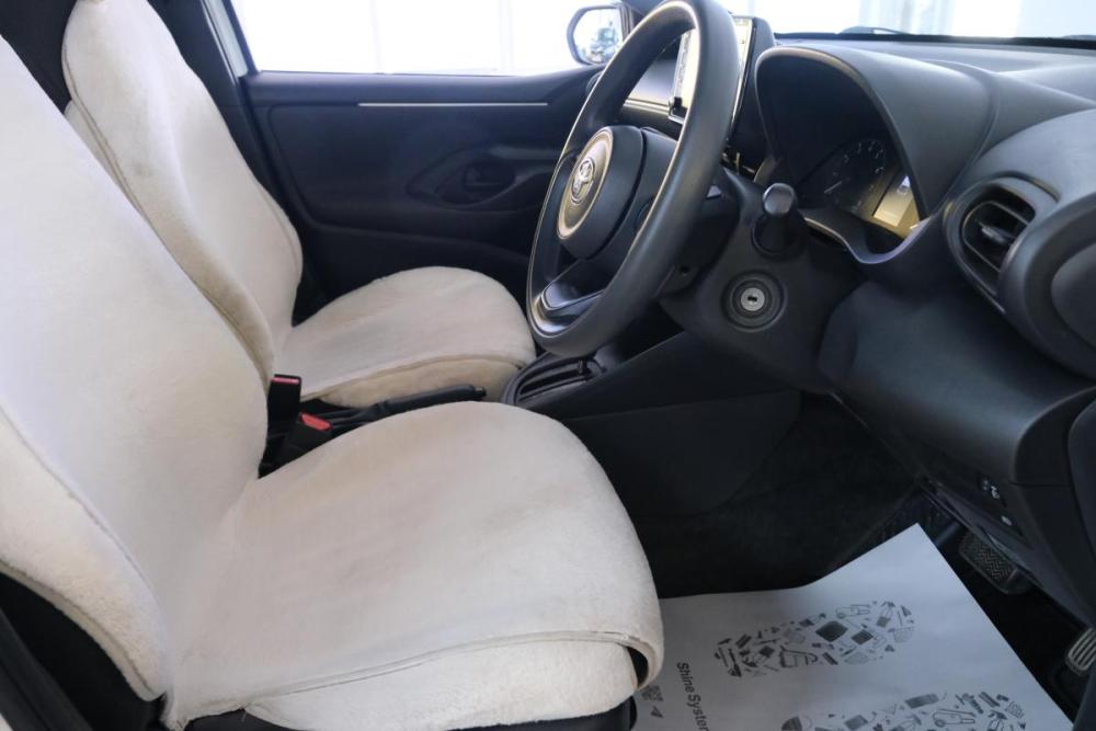 Toyota Yaris IV Омск  - изображение 8