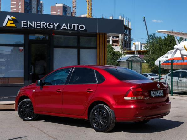 Volkswagen Polo V Рестайлинг с пробегом 2015 года, цена 950 000 рублей, 102732 км, седан, Автокод Объявления