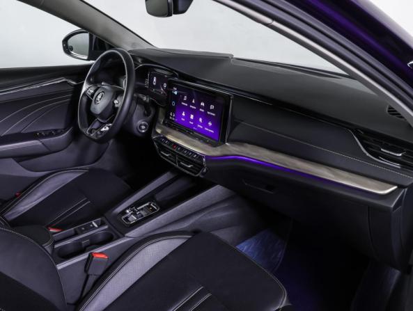 Skoda Octavia IV (A8) с пробегом 2021 года, цена 2 590 000 рублей, 64542 км, лифтбек, Автокод Объявления