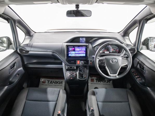 Toyota Voxy III (R80) с пробегом 2014 года, цена 1 699 500 рублей, 203214 км, минивэн, Автокод Объявления