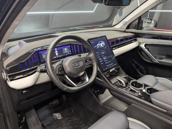 Geely Atlas II с пробегом 2024 года, цена 2 895 000 рублей, 20943 км, внедорожник, Автокод Объявления