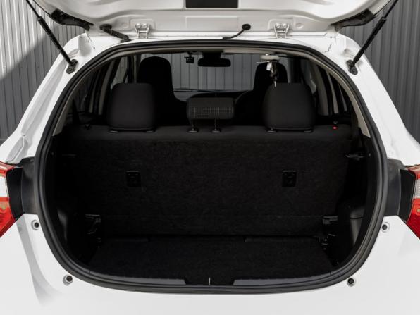 Toyota Vitz III (XP130) Рестайлинг 2 с пробегом 2019 года, цена 980 000 рублей, 98024 км, хэтчбек, Автокод Объявления
