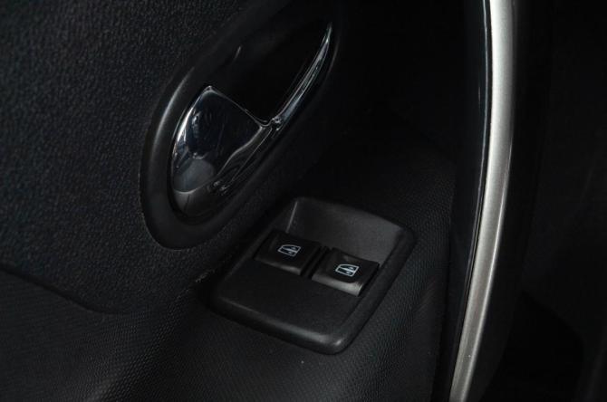Renault Sandero II с пробегом 2016 года, цена 929 000 рублей, 134600 км, хэтчбек, Автокод Объявления