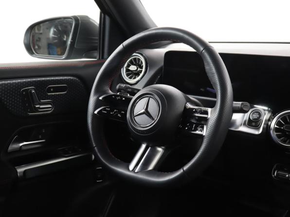Mercedes-Benz GLB I (X247) Рестайлинг с пробегом 2024 года, цена 6 499 000 рублей, 3633 км, внедорожник, Автокод Объявления