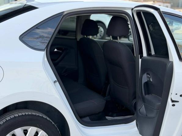 Volkswagen Polo V Рестайлинг с пробегом 2018 года, цена 1 099 000 рублей, 102276 км, седан, Автокод Объявления