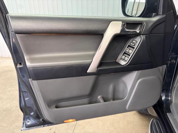 Toyota Land Cruiser Prado 150 Series с пробегом 2010 года, цена 2 457 000 рублей, 262096 км, внедорожник, Автокод Объявления